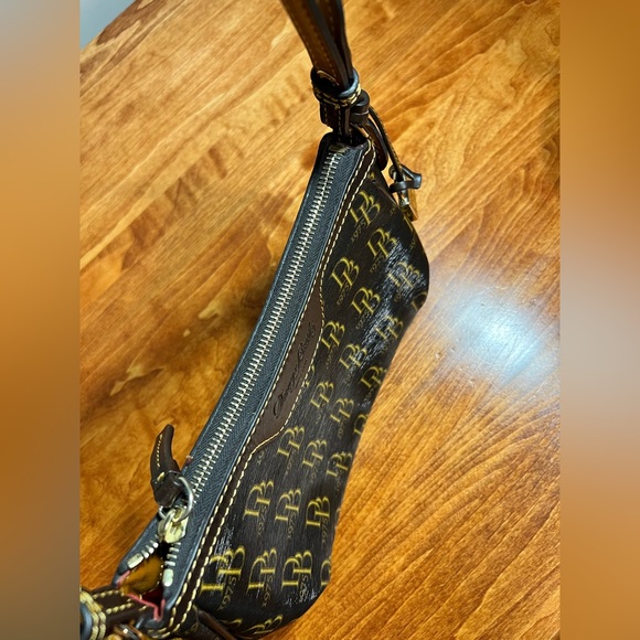 LIKE NEW - Dooney and Bourke Signature 1975 Patty Pouchette Demi Bag - Picture 5 of 9